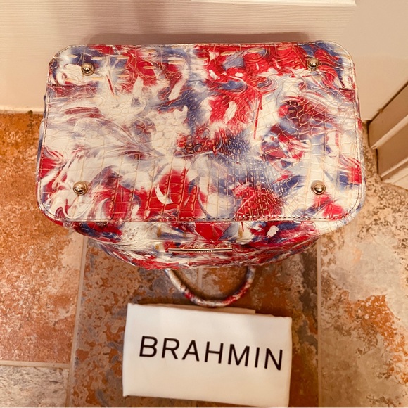 🇺🇸BEAUTIFUL BRAHMIN AMELIA BUCKET BAG in VALOR!!! - Picture 10 of 16